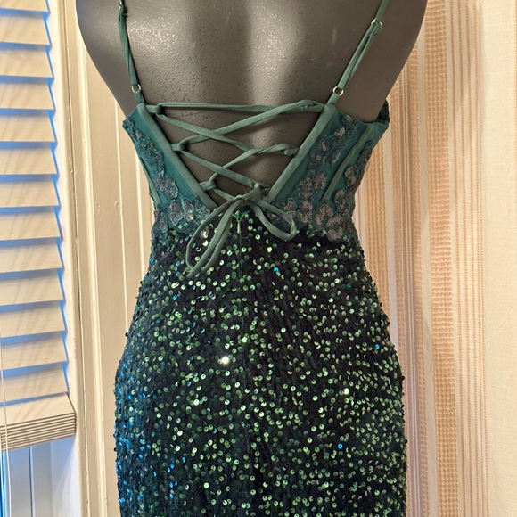 Elegant Dark Green Sparkly Sequin Evening Gown - Picture 7 of 8